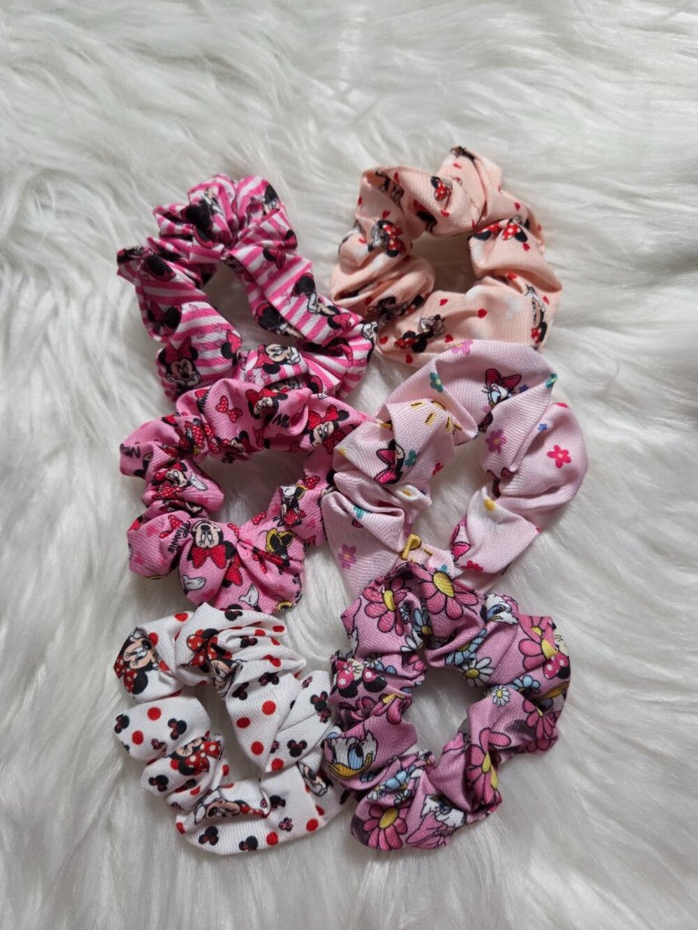 Minnie Mouse & Daisy Duck Scrunchie Set